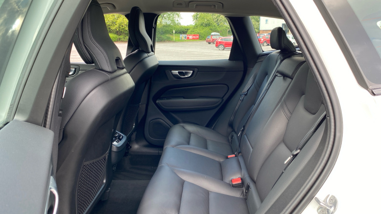Volvo XC60 2.0 B4D Plus Dark 5dr AWD Geartronic Diesel Estate